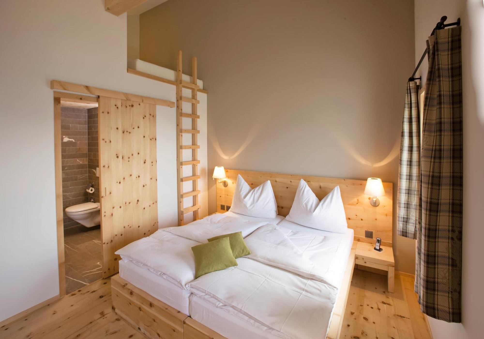 Romantik Hotel Muottas Muragl ซาเมอดัน ภายนอก รูปภาพ
