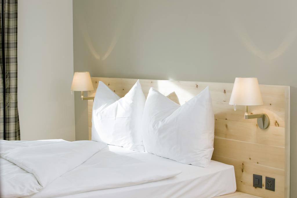 Romantik Hotel Muottas Muragl ซาเมอดัน ภายนอก รูปภาพ