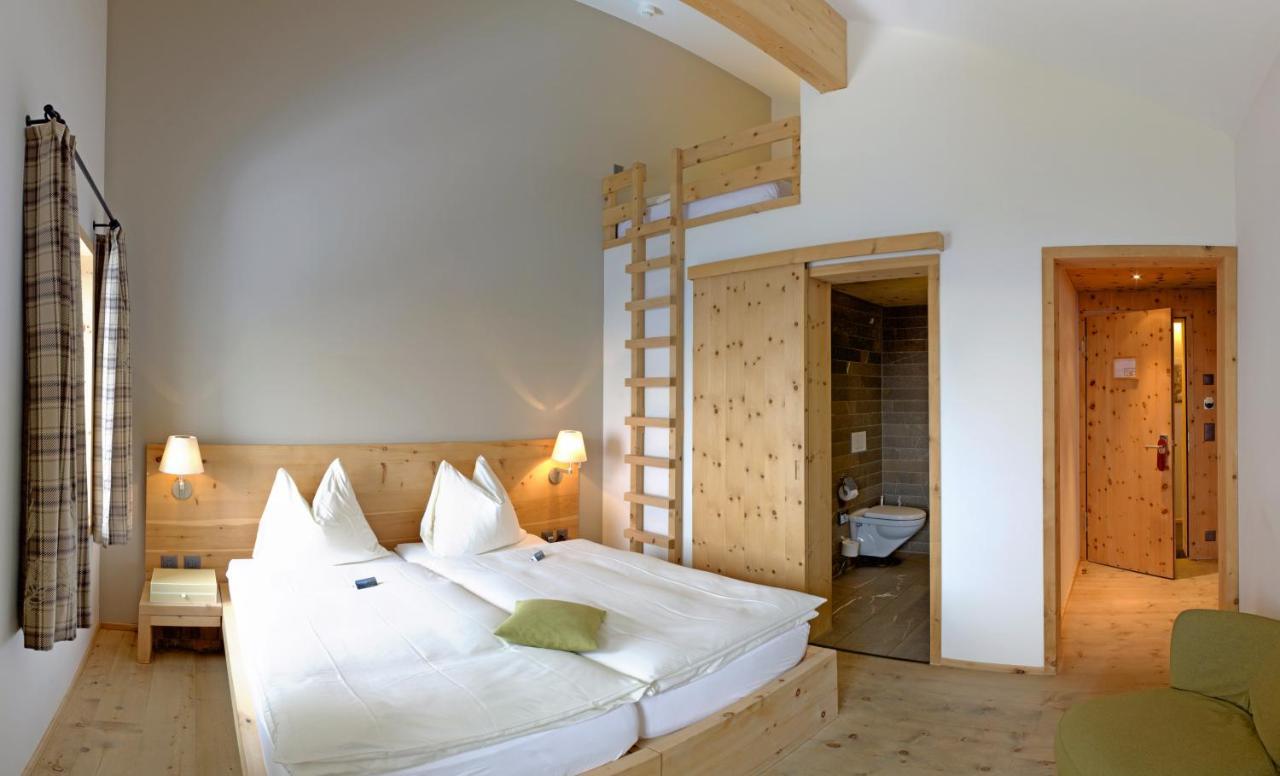 Romantik Hotel Muottas Muragl ซาเมอดัน ภายนอก รูปภาพ