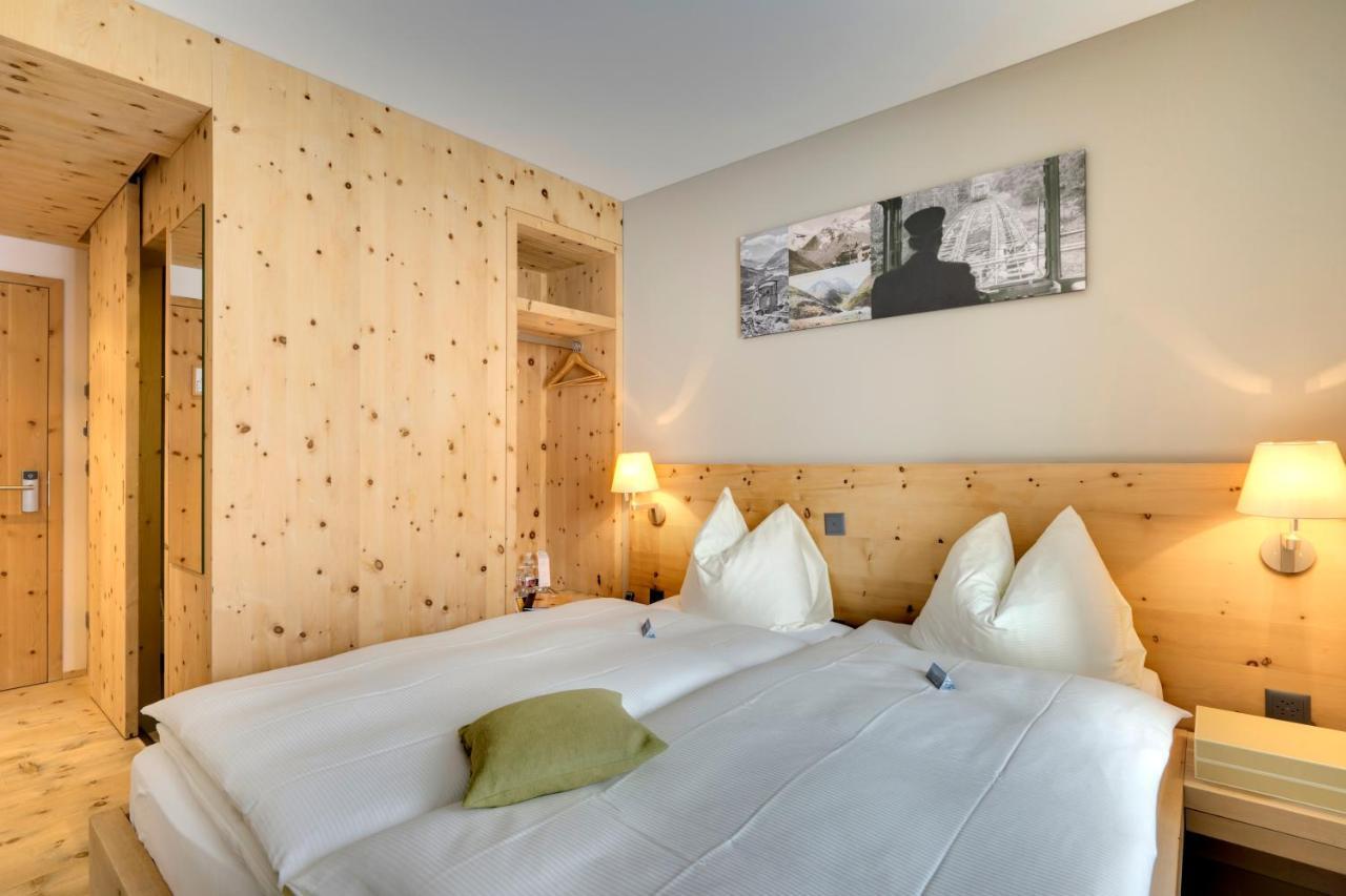 Romantik Hotel Muottas Muragl ซาเมอดัน ภายนอก รูปภาพ