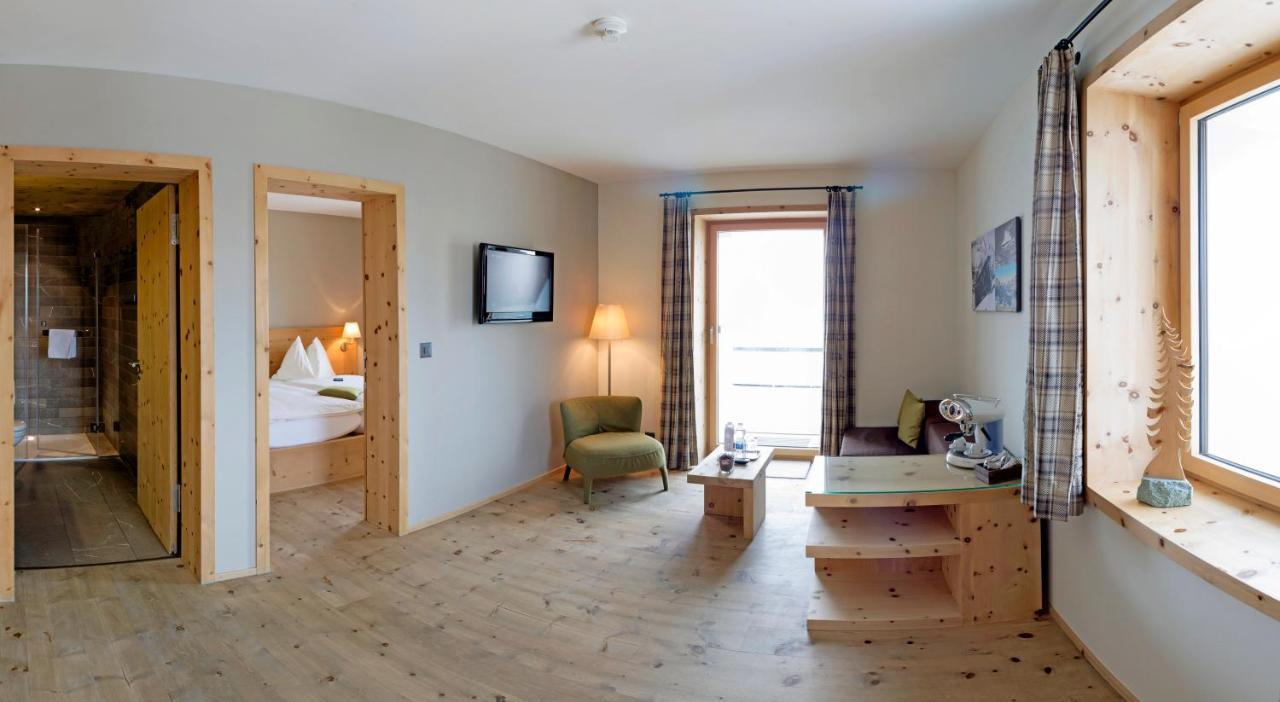 Romantik Hotel Muottas Muragl ซาเมอดัน ภายนอก รูปภาพ
